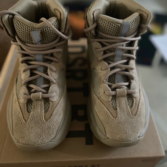 Yeezy Desert Boots - Picture 9 of 11